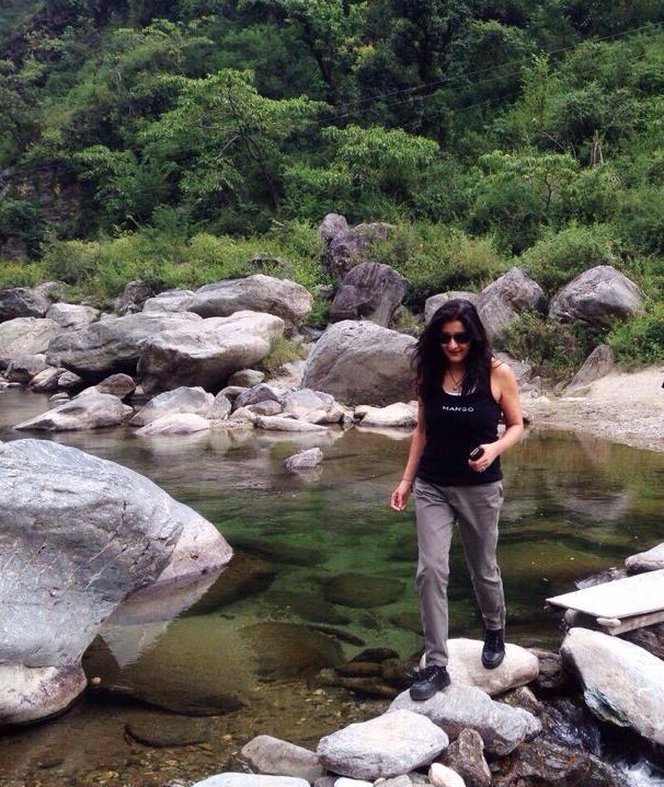 shatakshi_1's tweet photo. Even #FacebookMemory knows when am majorly missing the mountains!
#SameTimeAnotherYear #SoothingSaturday #MountainMagic #TrekkingToes π https://t.co/ZJXXogpA3u