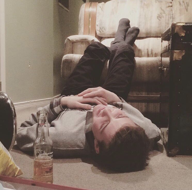 Jack9876789876's tweet photo. You make me smile with my eyes closed, laying in the living room #BlueInTheDark https://t.co/UrXnFll2Lg