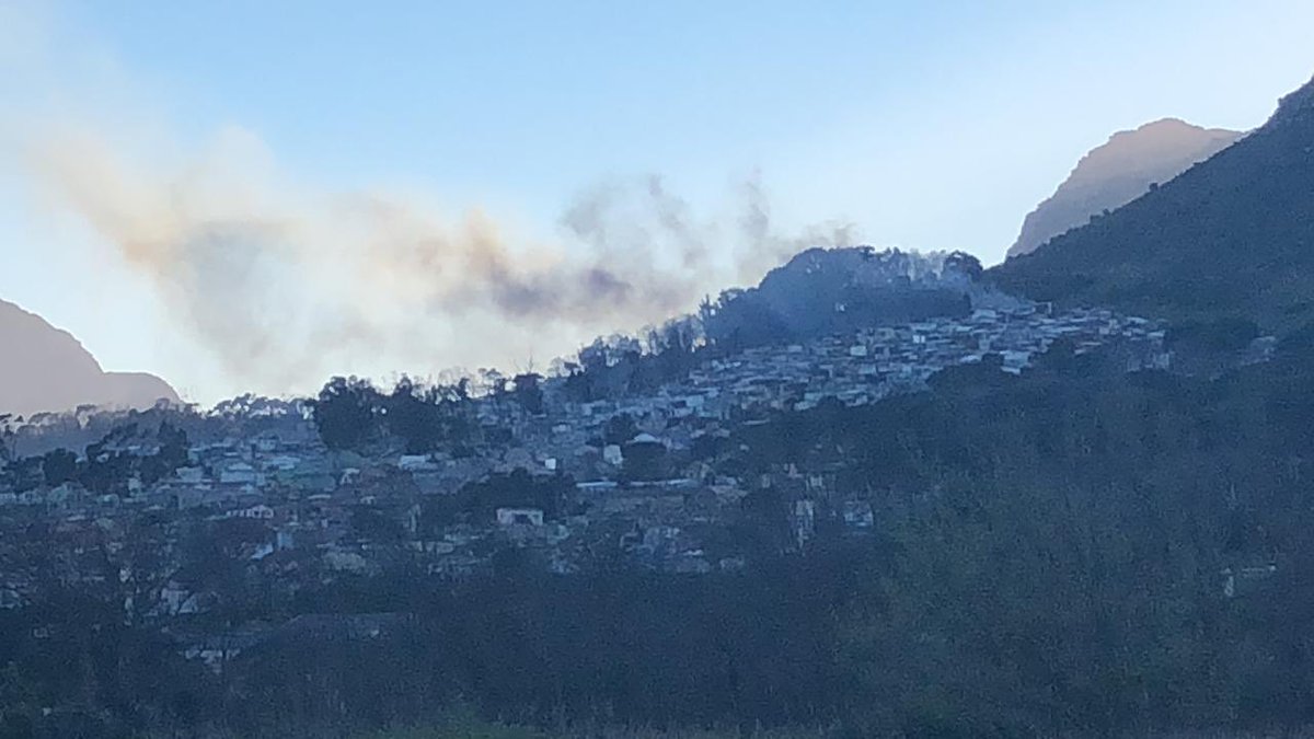 2018-10-13 06h50 Fire Reported in Dontse Yakhe. Fire and Rescue informed and on scene.