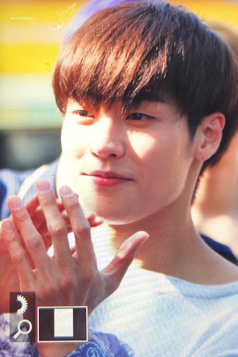 MyHyubi1031's tweet photo. 181013 버스킹 
 #엔플라잉 #이승협 #제이던 #NFlying #승짱 
오래난 ㅜㅜ
@NFlyingofficial https://t.co/PKnSscdmLP