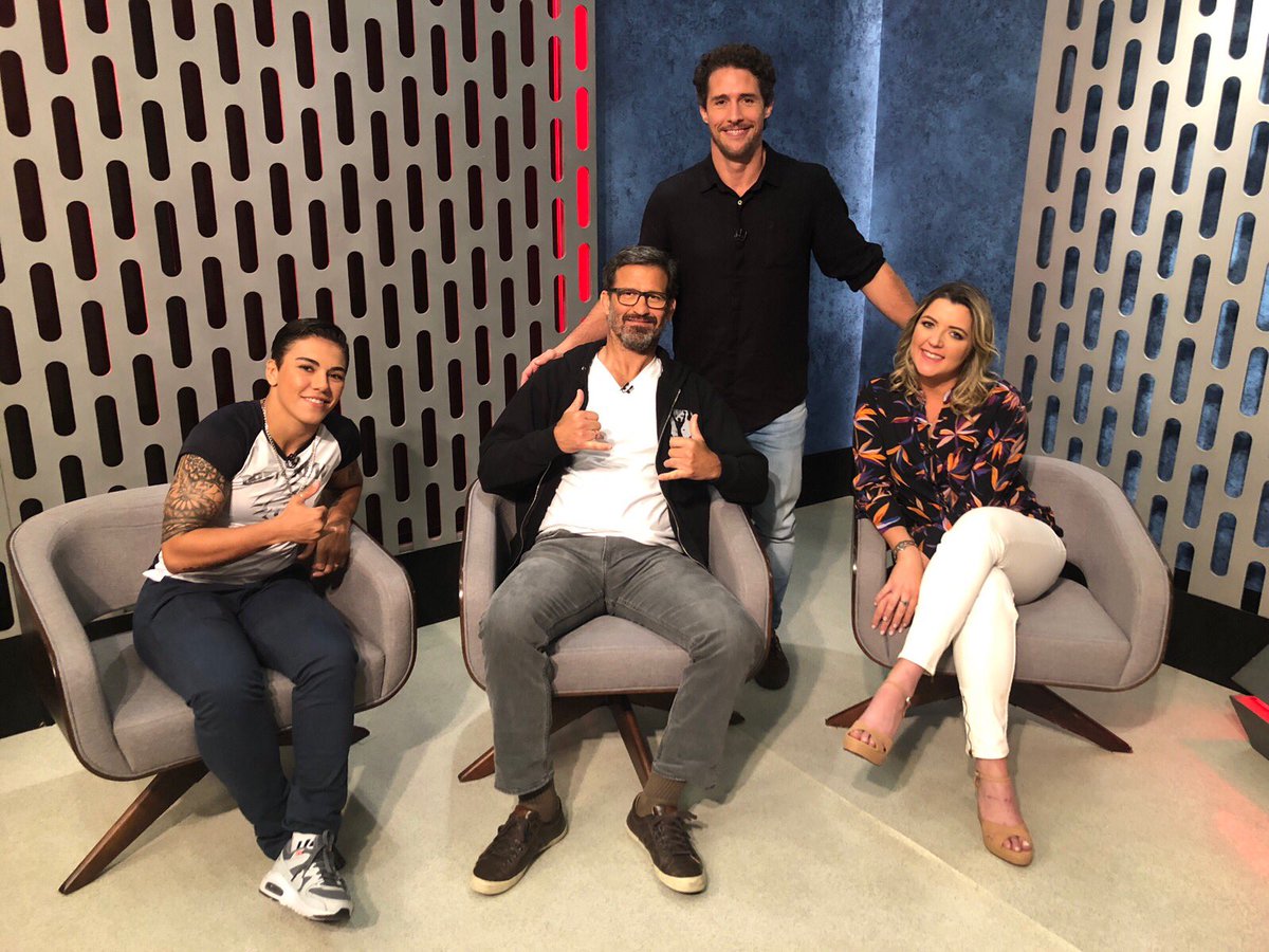 AnaHissa's tweet photo. #senseicombate de hoje com @flaviocanto @jessicammapro @murilobusta @SporTV @canalCombate https://t.co/xumvFInoYq