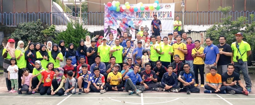 MYCGMedan's tweet photo. 100 peserta telah  #jomturunpadang utk Zumba #HariSukanNegara #hsn2018
#hsn18 anjuran KJ🇲🇾 Medan. Selepas pemanasan badan masanya tiba untuk #getyourgameon bagi sukan🏌️‍♂️🏓🏐 https://t.co/NpDyp5ymRV