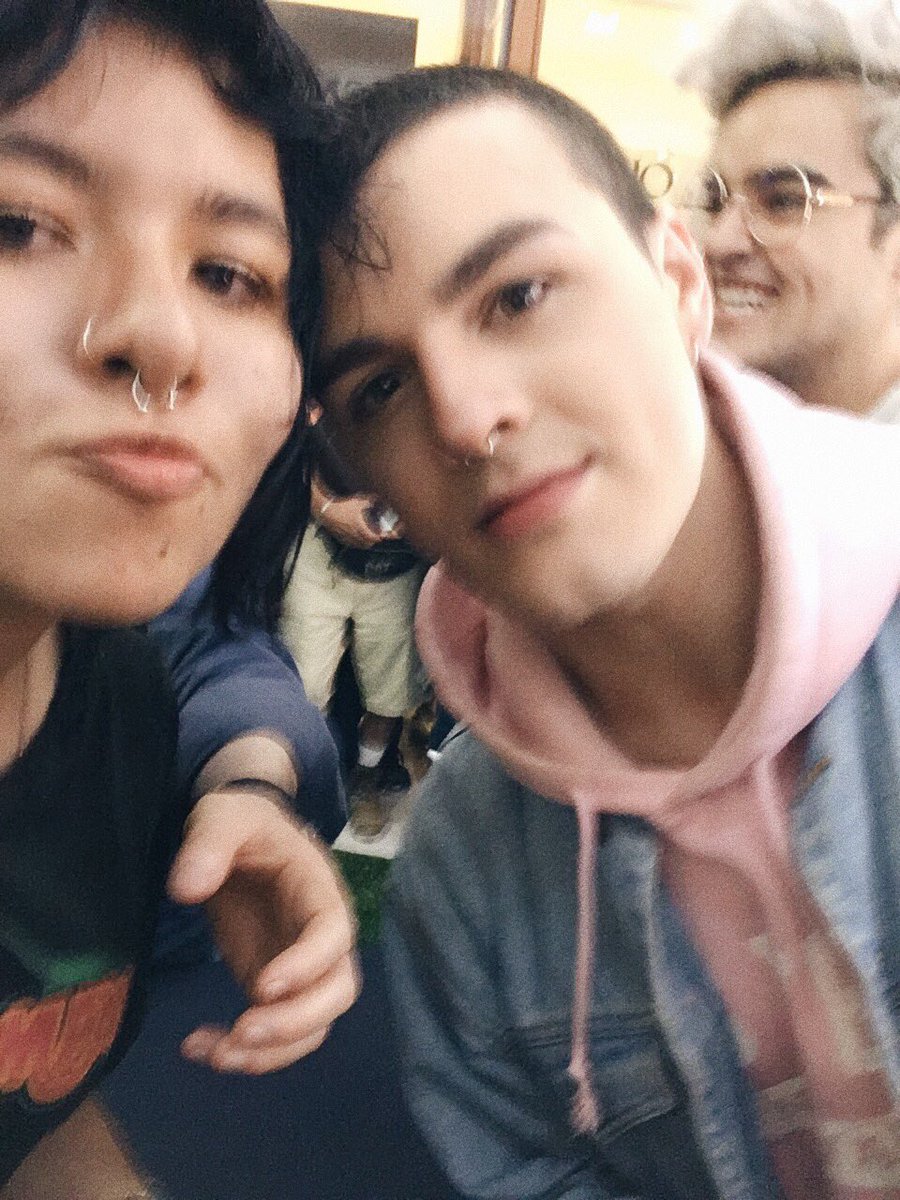ponymich88's tweet photo. Andyyyy‼️🖤
Feliz Cumpleaños 🎉Espero Y Hoy En Tu Día Te La Pases Muy Bien Y Te Diviertas Mucho.Eres Una Persona Maravillosa,Galáctica Y Súper Vampiresca. 🧛🏻‍♂️✨
Te Cielo Con Locura 🤪Espero Y Ya Nos Podamos Ver Pronto #AndyPromise
Te Amo @AndrewLarranaga .💘💘 https://t.co/mMWubaBCN0