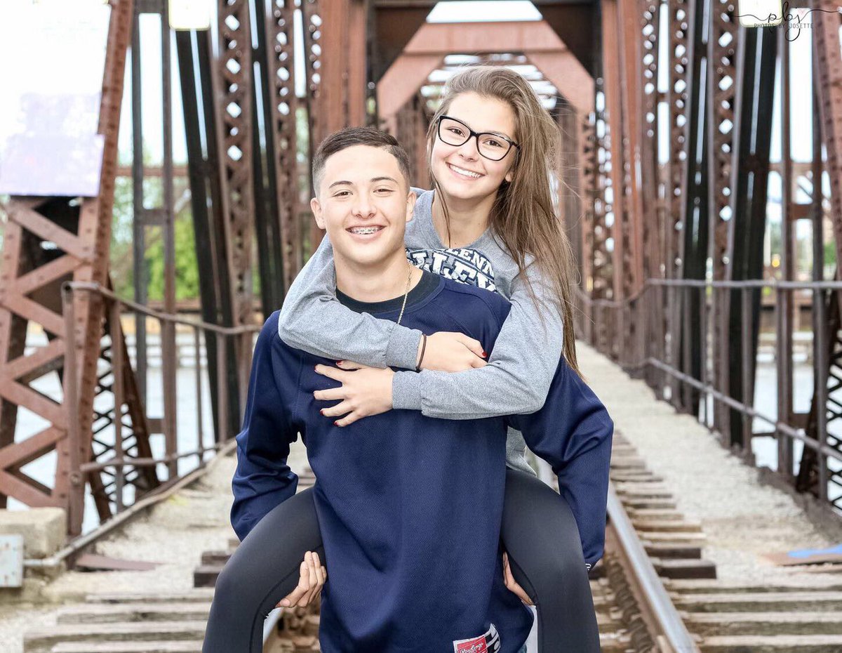 jfacundo11's tweet image. God I love my girl so much I’m never leaving her she’s so cute she means the world to me.🍯😘💛