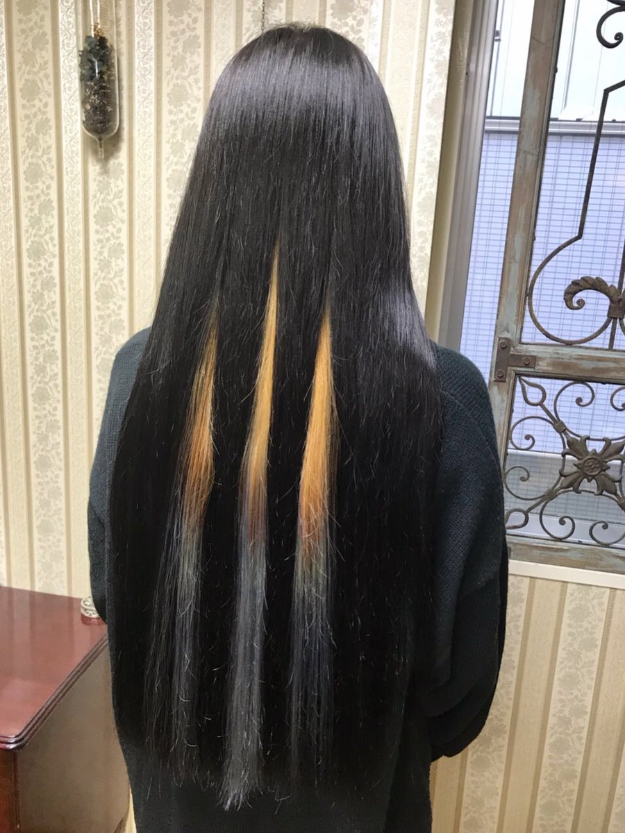 シャンテグラム Na Twitteru ヘアスタイル紹介 イエローゴールドとシルバーのインナーカラー アクセサリーのようなお色味が 黒髪に映えます インナー部分 根元 中間 ブリーチ1回 中間 毛先 ブリーチ4回以上 シャンテグラム Na Twitteru ヘアスタイル紹介 イエローゴールドとシルバーのインナーカラー アクセサリーのようなお色味が 黒髪に映えます インナー部分 根元 中間 ブリーチ1回 中間 毛先 ブリーチ4回以上