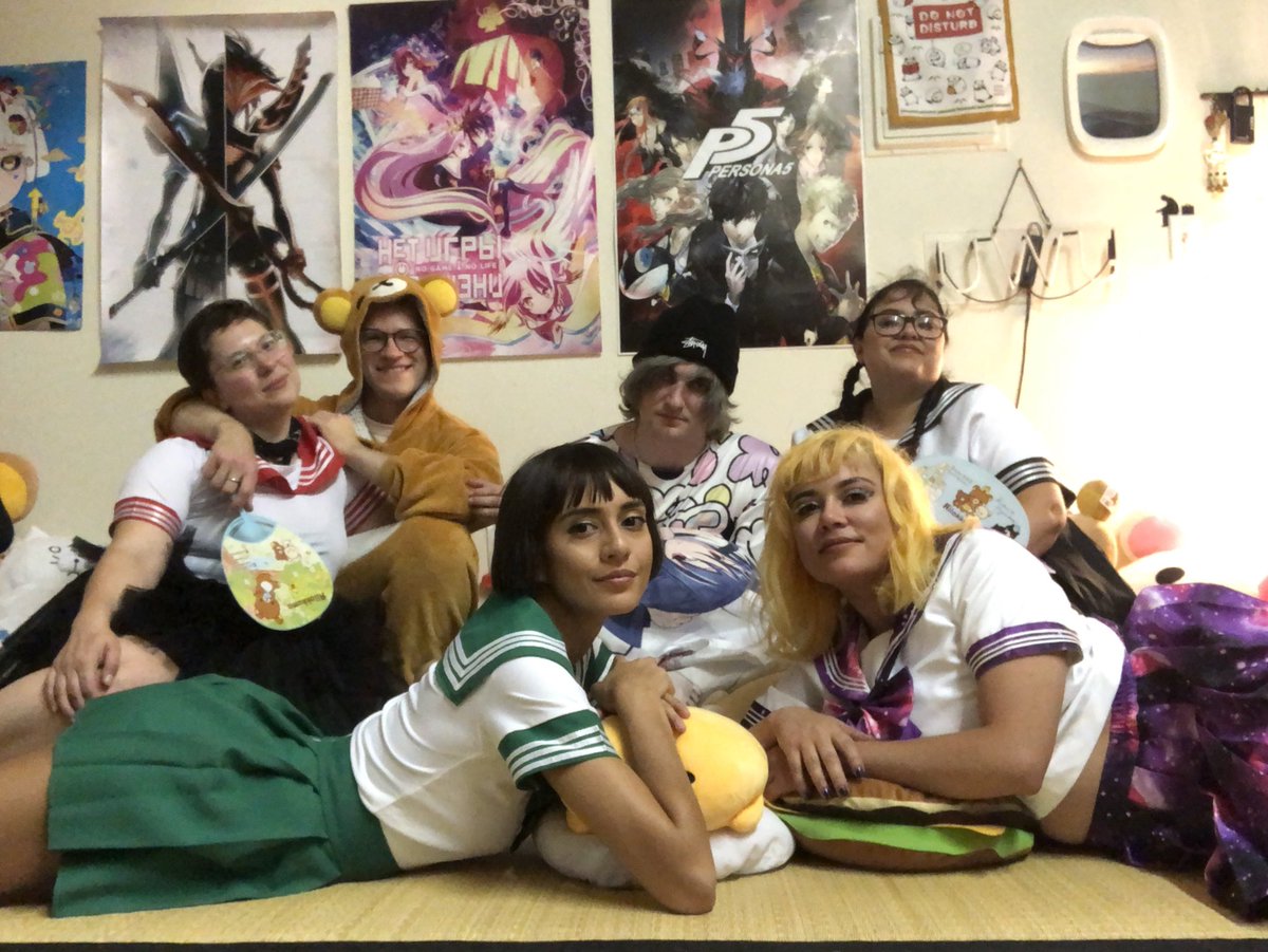 mexitalianbeef's tweet photo. being cute at #studiochibi with @perverted_creep, @loosejoints, @rejaniced, @HolidayKirk and @Valley_Gurl https://t.co/dwr8k1EynI