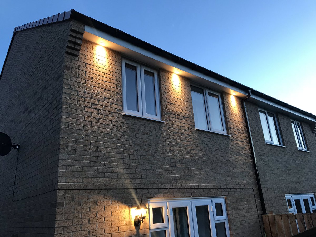 simonphillips12's tweet image. Recent install on my own property really finished the barbecue area off #liveinstall #wallwashers #led @collingwoodLED