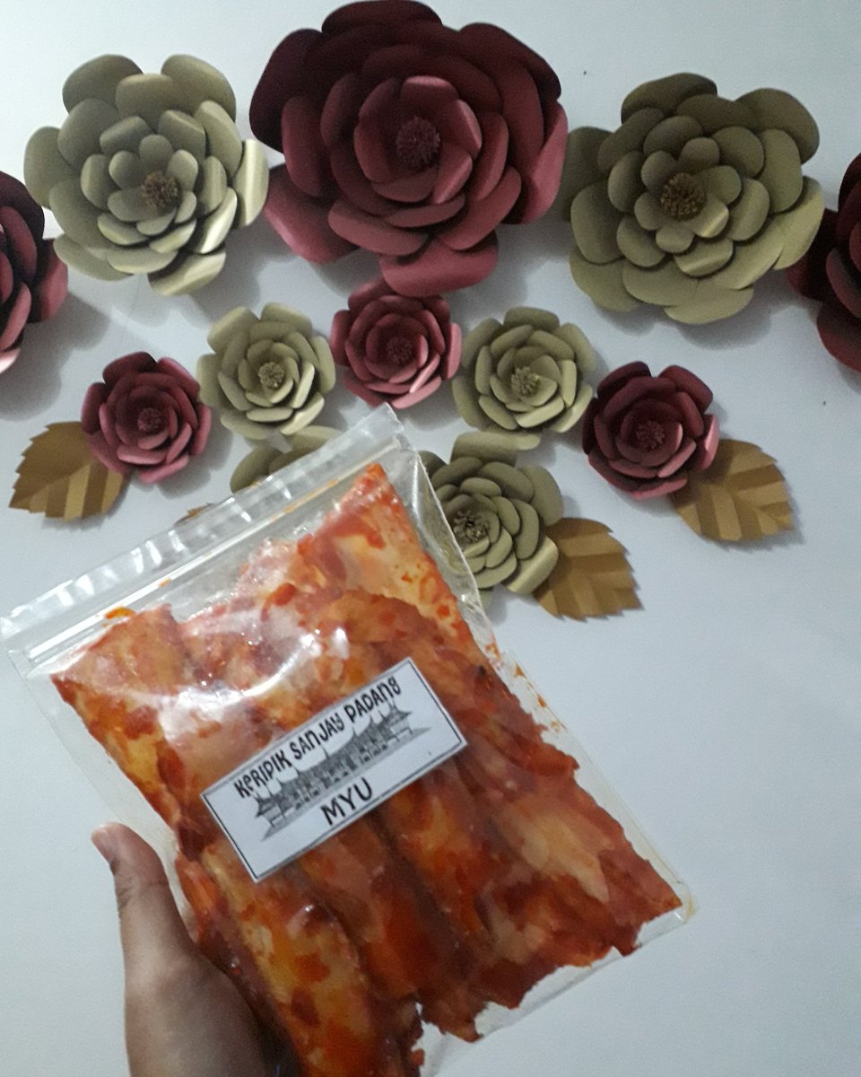 mauuwang's tweet photo. Keripik sanjay padang MYU 
Rasanya enak bnget 😍😍 
Hanya 10 k sajah 😘😘😘 
Ordeer sekarang yaa 😍😍 
085773191217

#keripiksanjai #kriukkriuk #kripiksanjaybalado #enakbanget #pedasmanis #gurih #keripikmyu #bekasiinfo #indonesia #jual #dagangan #bekasi #tambunselatan #warga https://t.co/5cc8FbshIl