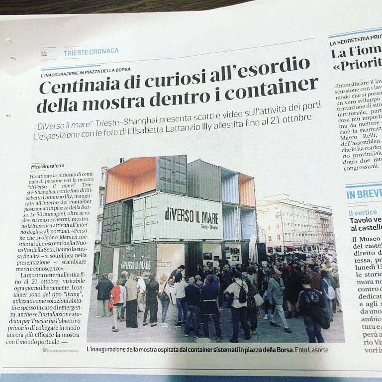 ITPO_Italy's tweet photo. Great success for #DIVERSOILMARE opening. Hundreds people in Piazza della Borsa! Thanks to everybody! #unidobri #barcolana #trieste @UNIDO @regioneFVGit @ComunediTrieste @PortodiTrieste @CNHIndustrial @DmecoEngineerin @artemide https://t.co/WOmwKmpVpt
