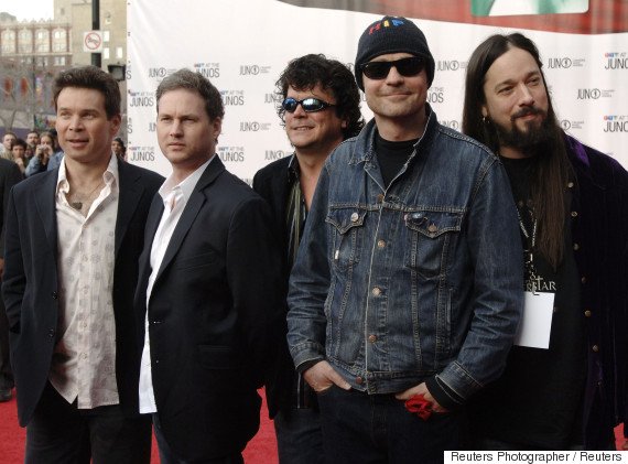 alancross's tweet photo. Covers, my word: Bands take on the Hip https://t.co/OUW44X2hjj #AlerttheMedic #AmostheTransparent #Arkells https://t.co/US0X53RH67