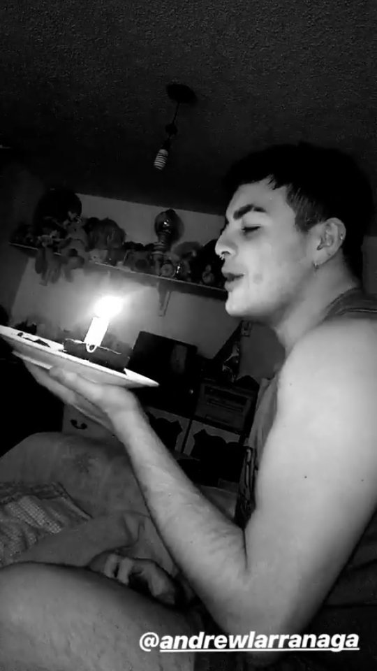 CamRochaM's tweet photo. FELIZ CUMPLEAÑOS 🎂
Al chico más divetido, talentoso, ocurrente, amoroso, loquito yocurrente de toda la galaxia 👽🚀🌌 si estoy hablando de ti... @AndrewLarranaga
 TE AMO ❤ pasatela increíble en tu día te mando un fuerte abrazó SIEMPRE JUNTOS #AndyPromise ✨ 
#HBDAndrewUrband5 https://t.co/6XPkCLOljC
