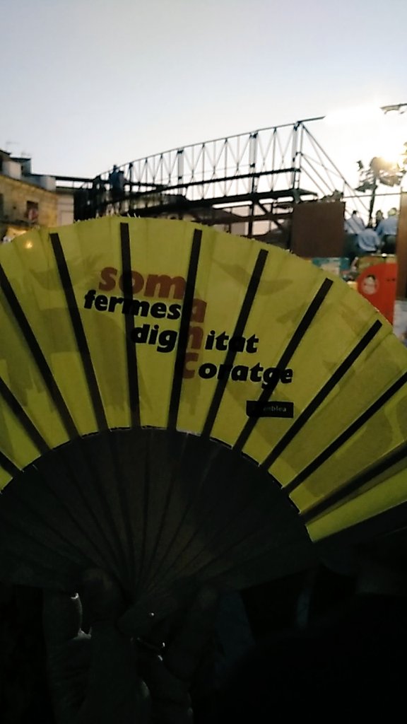 bressola's tweet photo. Bon dia picapedrers!
Avui plenari a #Sabadell. A l'@assemblea continuem amb les mateixes ganes i determinació de sempre perquè tenim molta feina i res ni ningú ens aturarà!
Vinga som-hi! #SomANC #bondiumenge #felizdomingo #determinats #13Oct #FemLaRepúblicaCatalana 🚩 https://t.co/JASX0zaw0Y