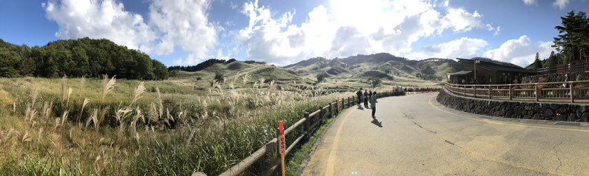 yohei_desu's tweet photo. #とのみね高原
#砥峰高原
#すすき
#兵庫県
#兵庫県福崎郡
#ススキ
ナイスっ絶景🎑
気温20度ぐらいで気持ちいい‼️ https://t.co/L6jfNHWUEB