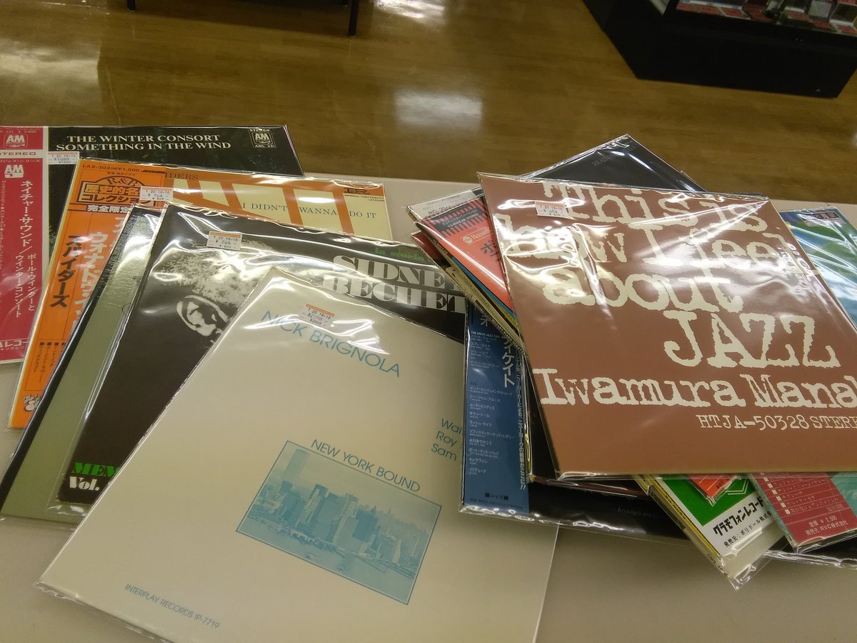 ハードオフ郡山下亀田店 公式 これから売り場へ 各ジャンル潤沢に在庫しております レコード