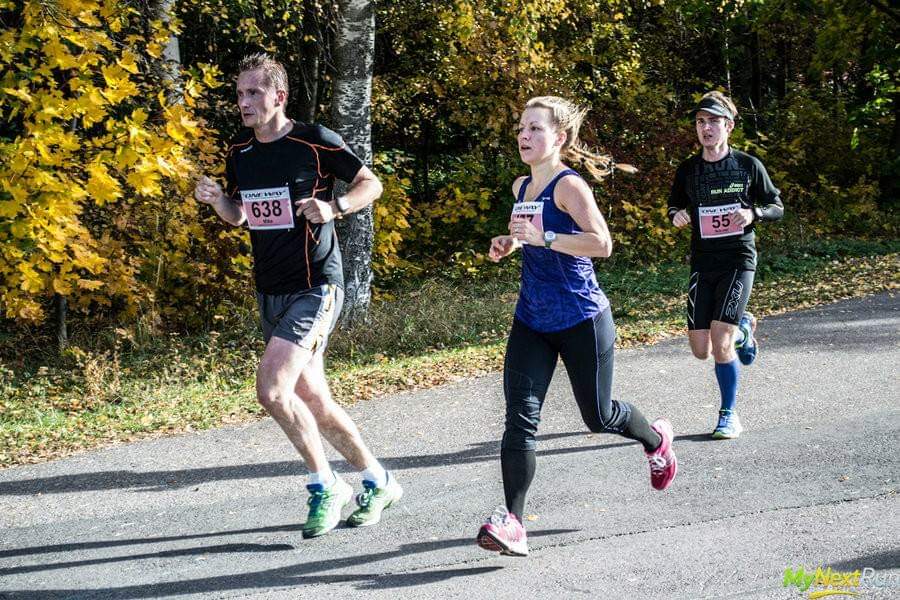 WernerFranzen1's tweet photo. Viisi vuotta sitten #Vantaanmaraton ensimmÀistÀ kertaa. TÀnÀÀn taas mennÀÀn. #juoksu #maraton #eitulospaineita #vanhoillapohjilla #liianvÀhÀntreeniÀ #hölkkÀillÀÀnlÀpi #nautitaansyksystÀ https://t.co/hB7JAnX36t