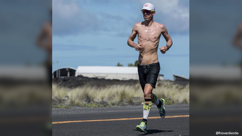 Wint <a href="/fvanlierde/">Frederik Van Lierde</a> vanavond voor de 2e keer de  Ironman van Hawaï? "Ik ben ervan overtuigd dat ik het nog altijd kan"

api.sporza.be/permalink/web/…