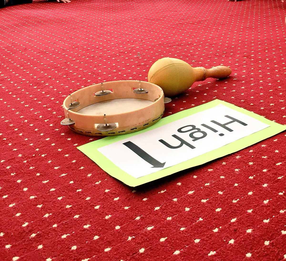 reem_chams's tweet image. #KG1_A learners try some #musical_instruments 🎻🥁and  #classify them as high or low sound instruments 🎺🎶  @FThaalby @DawhaHighSchool