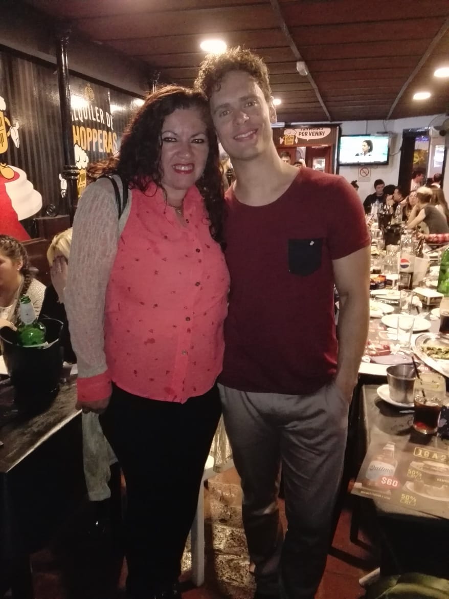 MariaCiuni's tweet photo. Linda noche de show y buena compañia Te vamos a extrañar!! https://t.co/1cSJTOP1XL