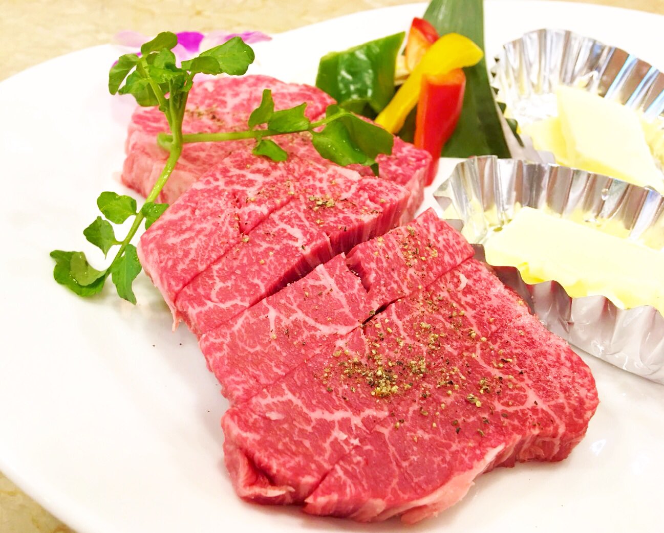 肉のレストランくらた 常陸牛テンダーロインシャトーブリアンa5の厚切り ガーリックバター 生わさび 醤油 常陸牛特選握り寿司 トップサーロインa5 シンプルにとっても美味しいです 本日もお客さまのご来店お待ちしております T Co