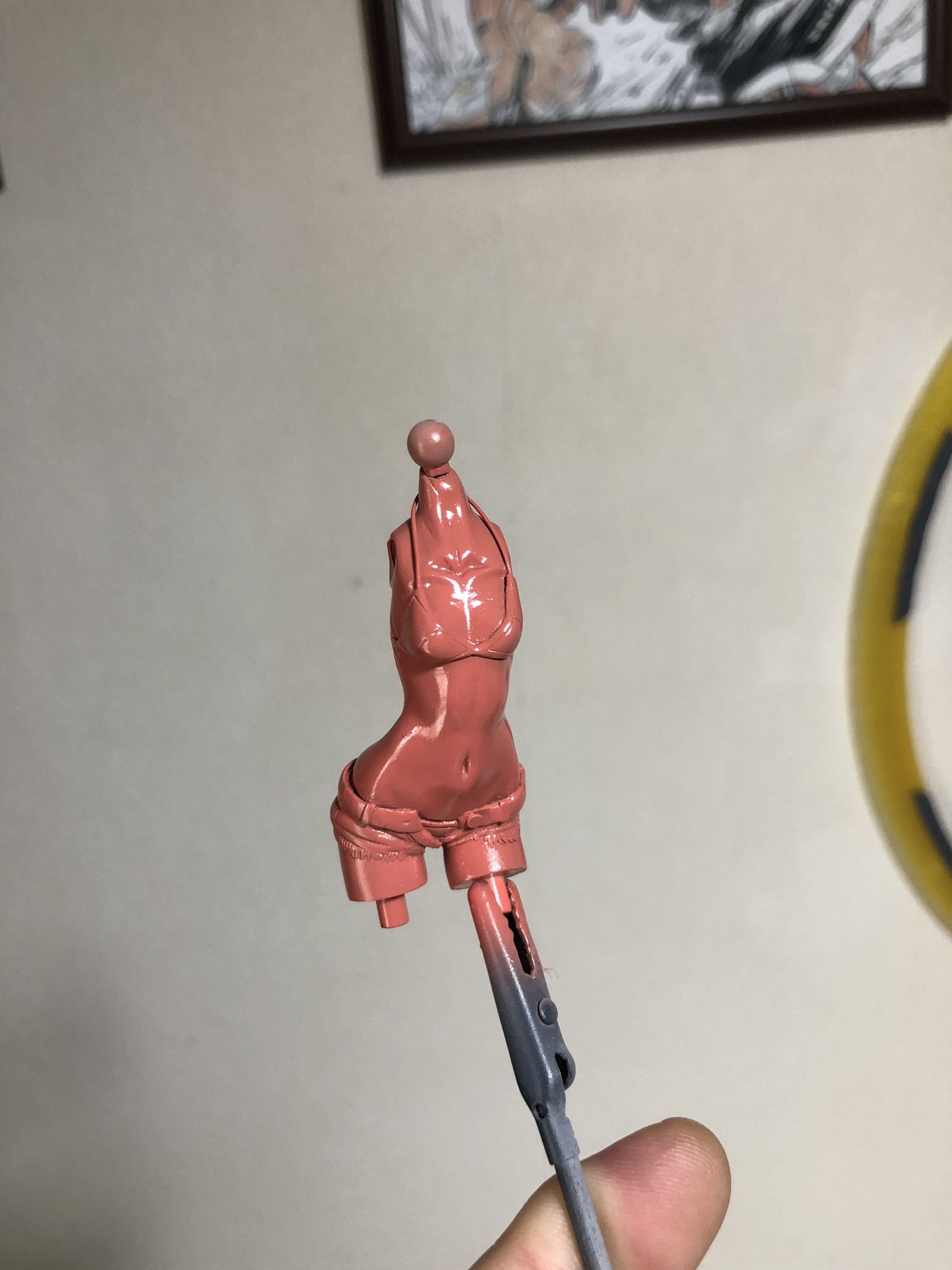 キム ヒスイサバイバー メガミデバイス いよいよ塗装 W と いうことでいつもの肌色塗装方法 あくまでも私個人流 まずはミスターホビーの美少女フィギュア フレッシュセットからキャロットオレンジを全体に T Co Hxg6tgmysv Twitter