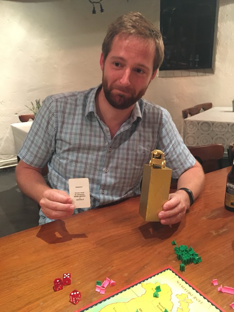 Dorp_Enumatil's tweet photo. Gestreden tot de laatste snik. Als terechte winnaar mag Jonas zich een jaar lang Risk grootmeester van Enumatil noemen! Proficiat!! https://t.co/3iyqUFsqY9