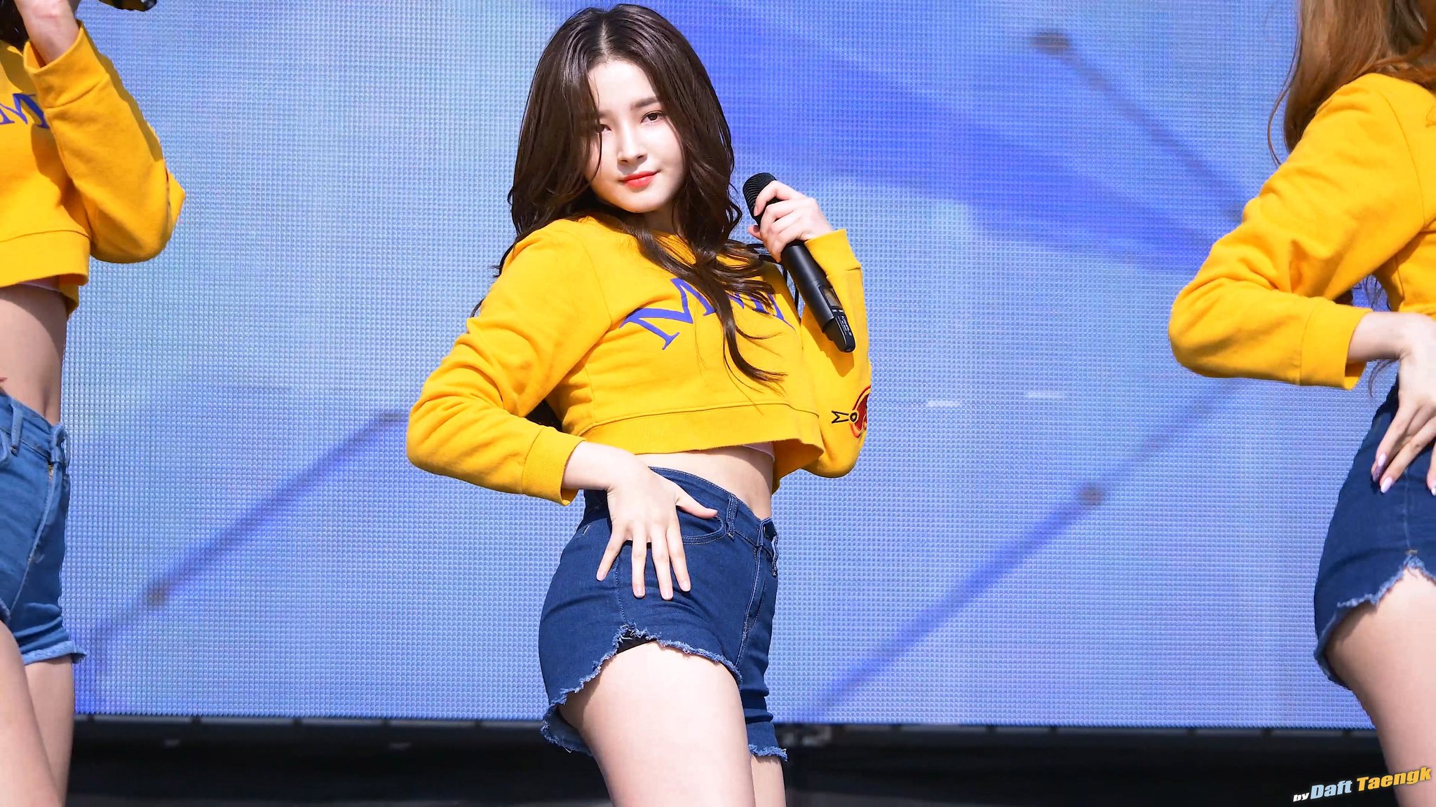 DpXoj6lU0AIcQfv.jpg:large