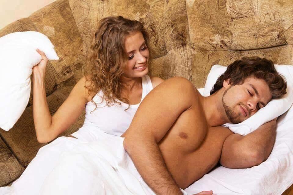 Она довольна своим партнером и сексом