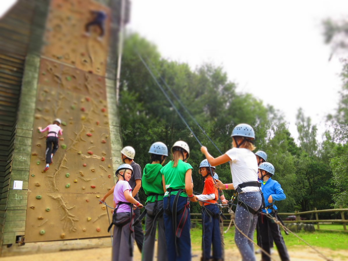VisitKent's tweet photo. Getting cold feet about #autumn? @carrotywood has the answer in our latest blog post! Abseiling, rock climbing and plenty of adrenaline-fuelled fun awaits this season! https://t.co/s3aDavjopJ https://t.co/IIPBDSgWdK