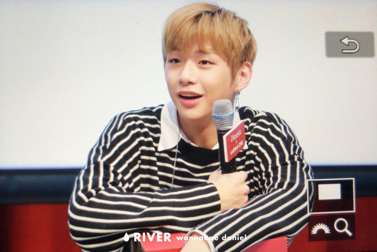 if11doubleD's tweet photo. 181013 플레시아팬미팅

#강다니엘 #워너원 #kangdaniel #daniel #wannaone https://t.co/HTuJCciNNy