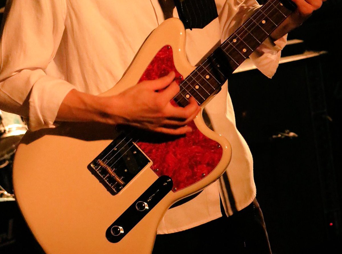 REIICHI_'s tweet photo. 6月に購入したpsychederhythmさんのFAST Series-JMT やっとライブで使えました！
前のギターはフロントがモコモコのリアがギャンギャンで音作りが難しかったけど、
このギターはフロントは圧のある太い音、きらびやかな高音のリアでめっちゃいいギターでした！
大好きなBase Ball Bear楽しかったです！ https://t.co/ZXVIsHN2Sy