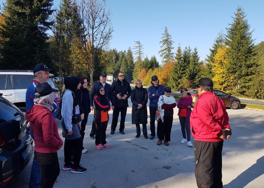 MYEmbSarajevo's tweet photo. Sambutan Hari Sukan Negara 2018 peringkat Kedutaan Besar Malaysia Sarajevo. Mendaki bukit Trebevic yang terletak kira-kira 19 km dari Old Town Bascarsija 
#HSN18 #JomTurunPadang 
@HariSukanNegara @KBSMalaysia https://t.co/tzotIvoxZE