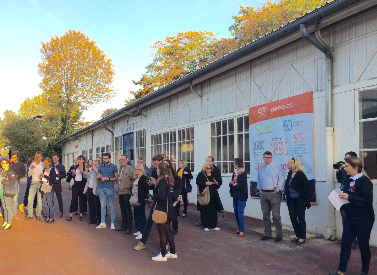 estp_officiel's tweet photo. [Journée Portes Ouvertes] En direct de l’@estpparis : bienvenue aux parents et aux élèves de 1ère année présents aujourd'hui sur le Campus de #Cachan pour notre #JPO - #GrandesEcoles #TravauxPublics #BTP #Education https://t.co/EZ0vYgXkeg