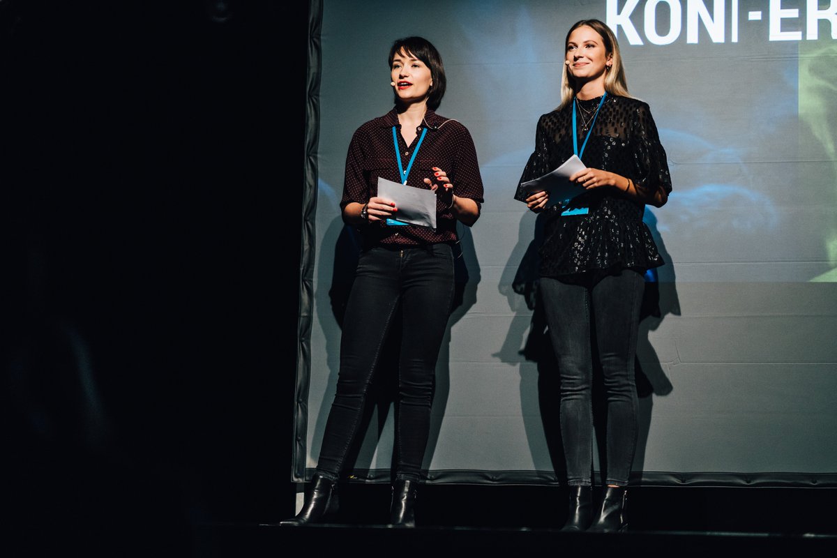johannawo90's tweet photo. Here are some stills of me and Christina while hosting the @uxdaymannheim on thursday. It was a pleasure. Hope to do some more hosting soon! Pics: Simon Hoffmann #UXDAY18 #uxday #moderation https://t.co/MBNQgVgatB