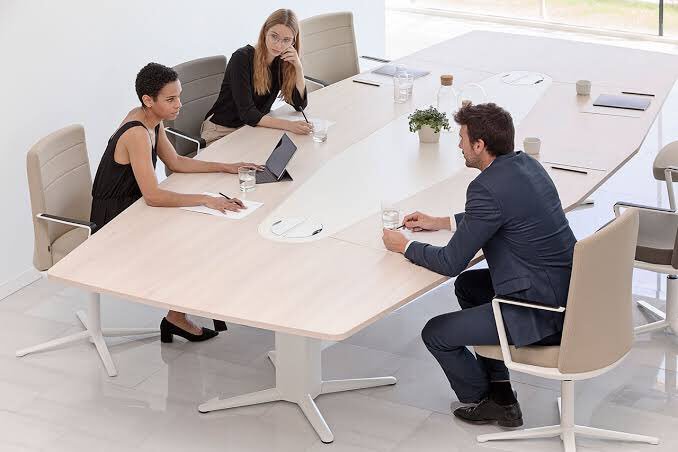 Обои на работе стол. Стул для совещаний by actiu. Meeting Table. Круглый стол заставка для совещания. Working Table.