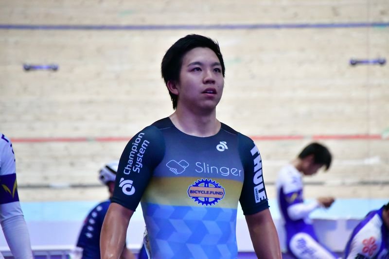 KEIRINmagazine's tweet photo. エリミネーション
日本人選手の中で一番最後まで残ったのは小林泰正選手でした(残り4人まで残った)
そして、今日は走らない橋本英也選手。楽しそうに応援してました!
#TRACKPARTY2018
#トラックパーティー
#trackparty https://t.co/VLBsyqXrVw