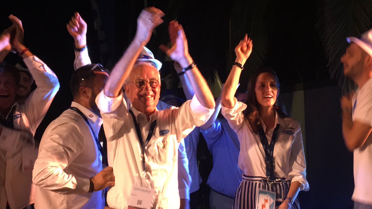 DavidMedialdeaF's tweet image. Fiesta Solé Diesel 2018 youtu.be/HNdCXpYYE9w vía @YouTube #SoleNauticoBCN una muestra de lo bien que lo pasamos ayer en el stand. Gracias todos los amigos que hicieron posible que saliera tan bien. Y como no, a Luigi y su “danger band”.