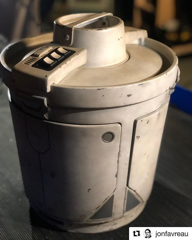 FanthaTracks's tweet photo. WHAT A TEASE — #themandalorian #starwars #wilrowhood ???#icecreammakerguy #starwarsprops
#Repost @jonfavreau with @get_repost https://t.co/ePcQwhcfti https://t.co/WqoGymoXn5