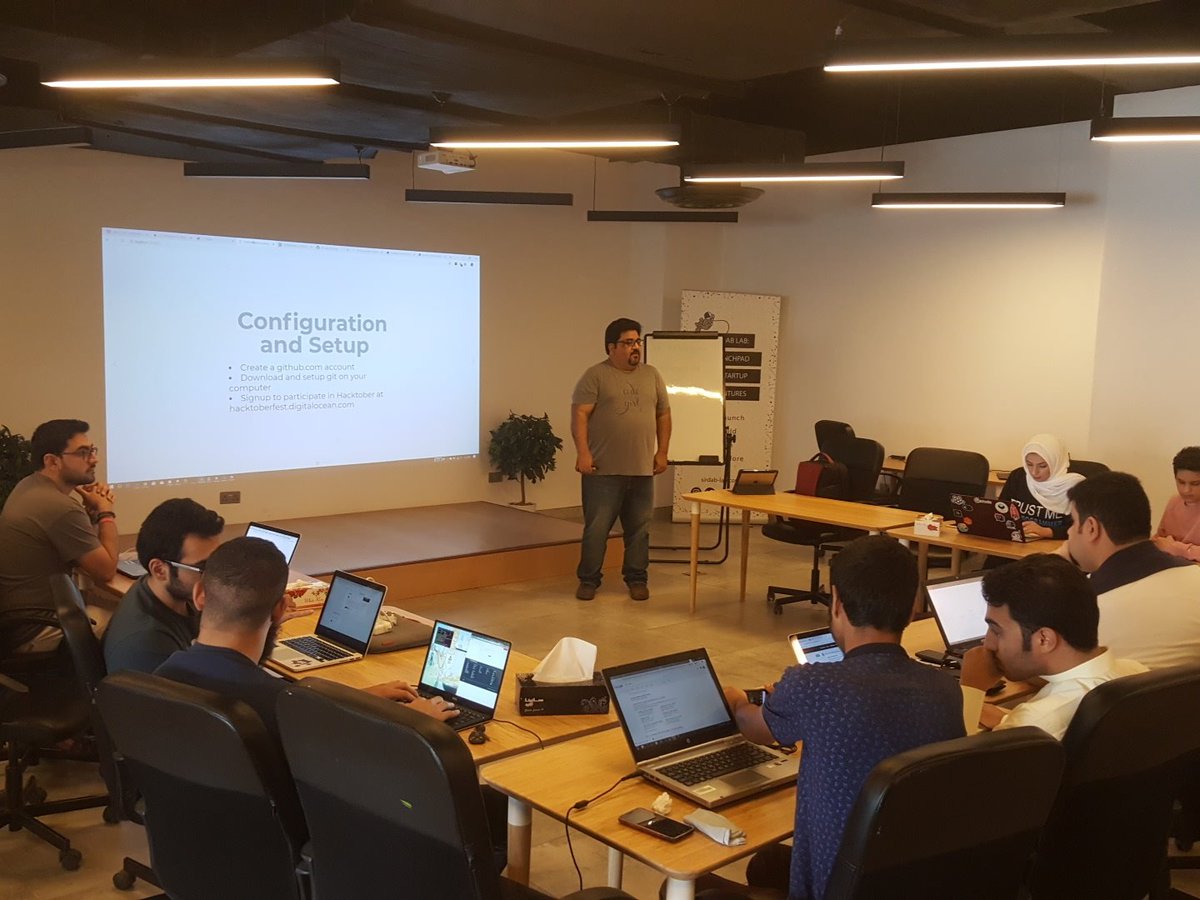 MrMMM's tweet photo. @burhan kicking of the first event of @q8developers, #HACKTOBERFEST in @sirdab_lab https://t.co/vWGvQxkCPv