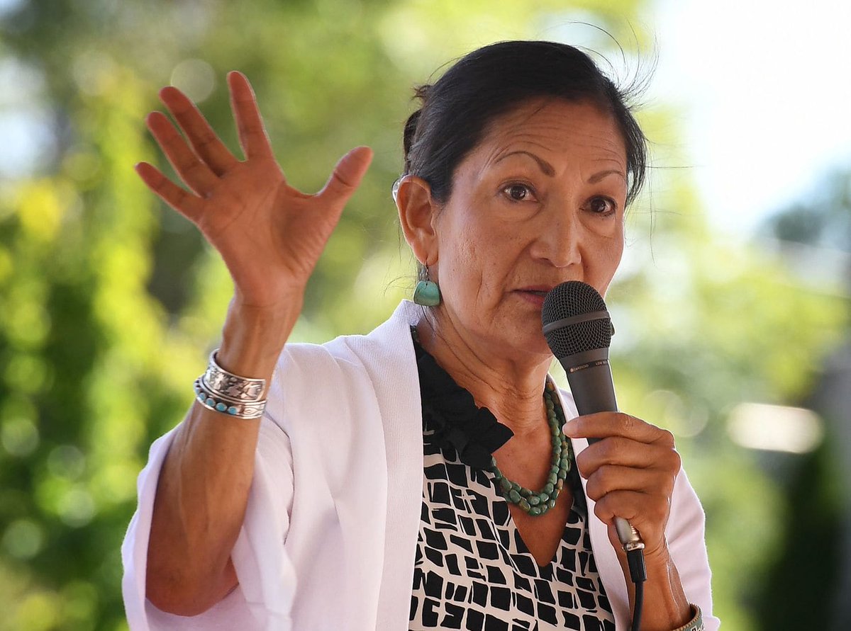 AmericanIndian8's tweet photo. Native American women candidates seek historic wins in November
https://t.co/ThFZRoUdu6
#INDIGENOUS #TAIRP 
@Deb4CongressNM 
@sharicedavids https://t.co/hiNBmGZmma