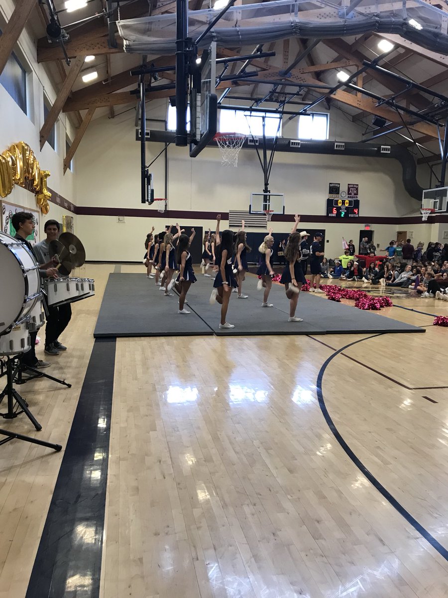 SarahFirsching's tweet image. So proud of all of the Blacksmiths!! What a fun day 💕🏈 #waexcels