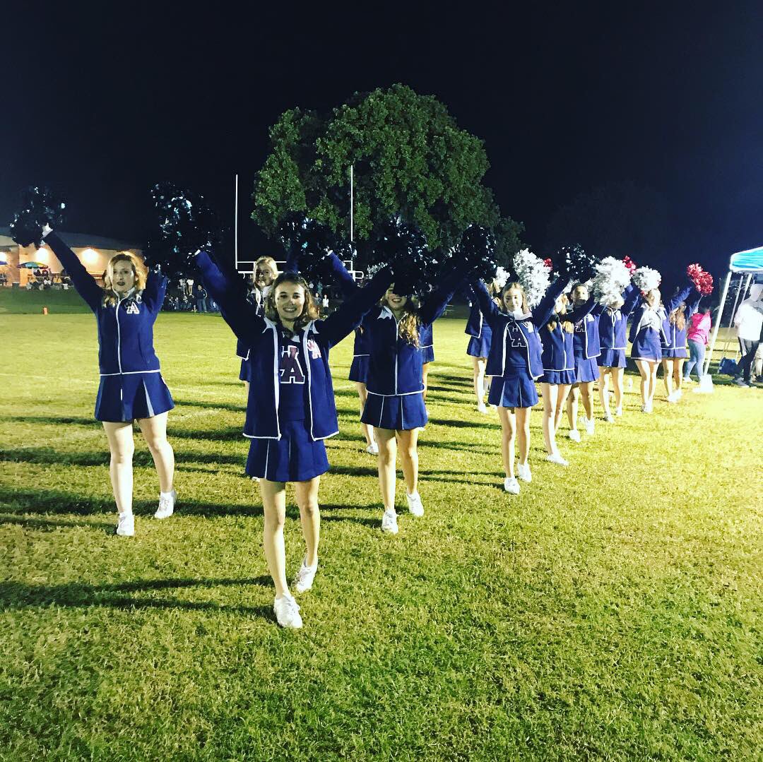 SarahFirsching's tweet image. So proud of all of the Blacksmiths!! What a fun day 💕🏈 #waexcels