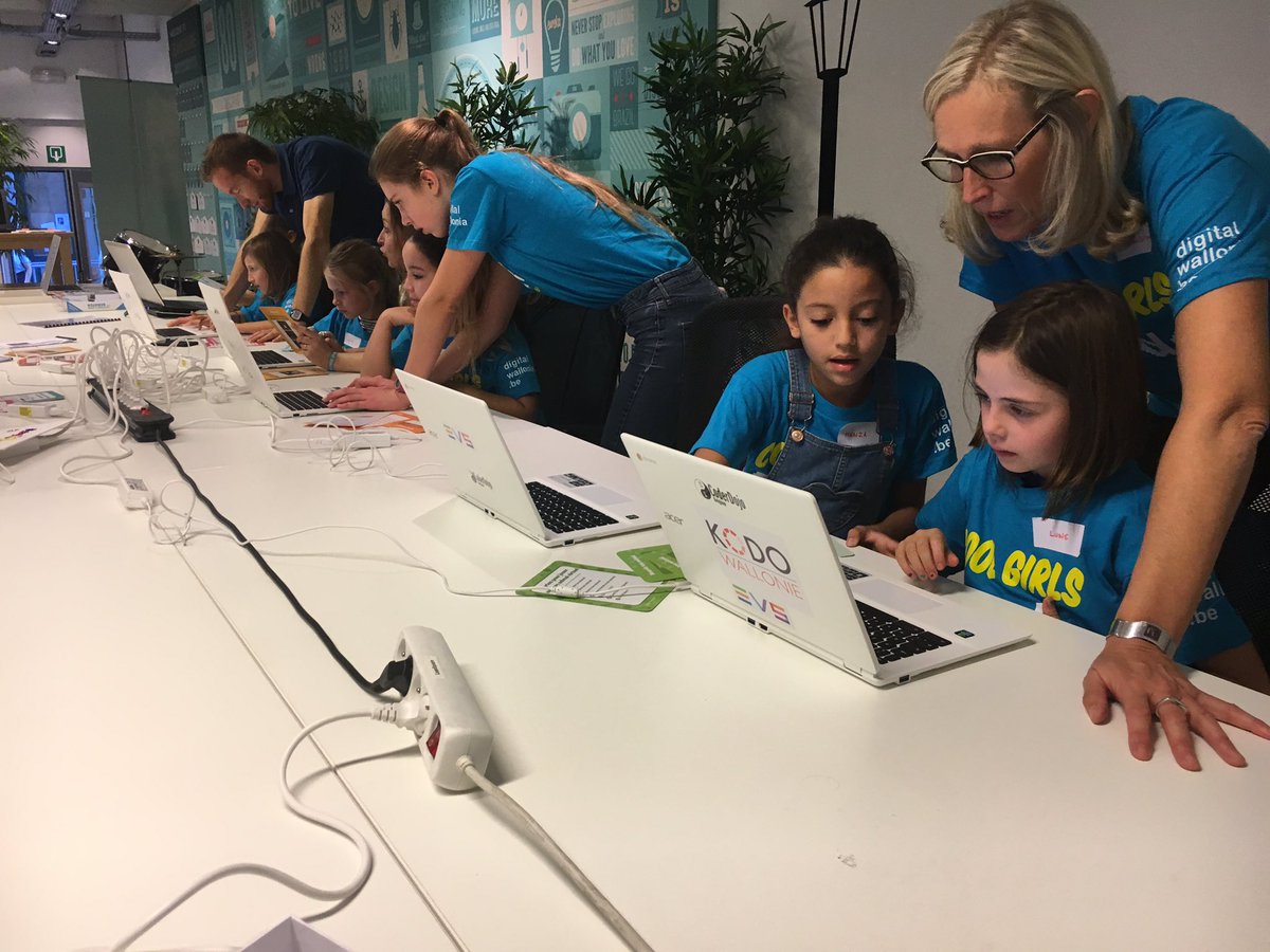 pbalancier's tweet image. La clé c’est le coaching Animation Cool Girls Code #Coding4Girls @LeanSquareBE #WallCode @CoderDojo4Divas @CoderDojoBe @digitalwallonia