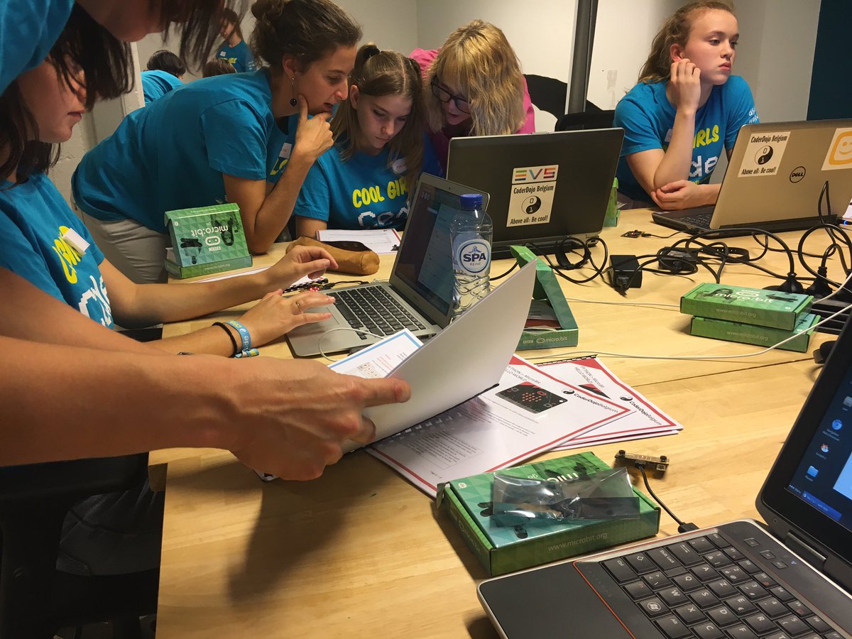 pbalancier's tweet image. La clé c’est le coaching Animation Cool Girls Code #Coding4Girls @LeanSquareBE #WallCode @CoderDojo4Divas @CoderDojoBe @digitalwallonia