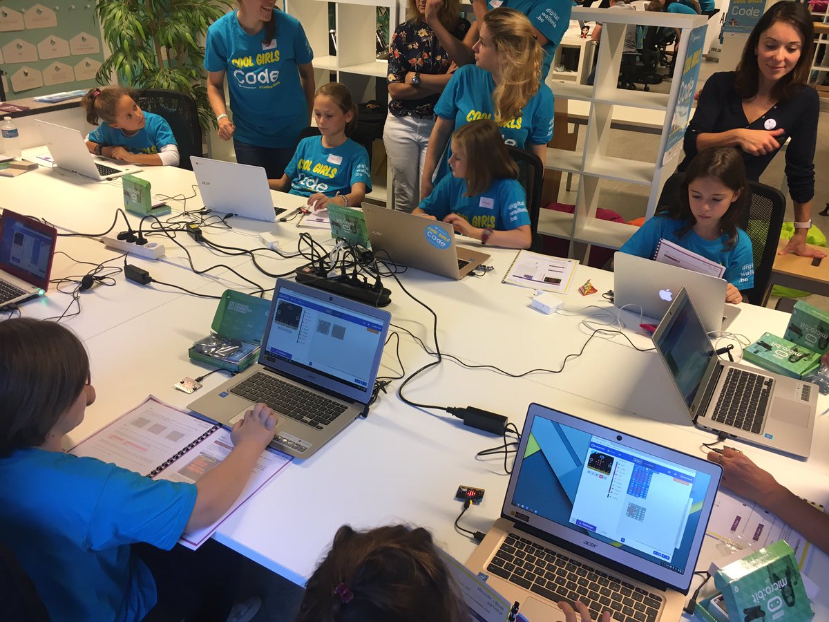 pbalancier's tweet image. La clé c’est le coaching Animation Cool Girls Code #Coding4Girls @LeanSquareBE #WallCode @CoderDojo4Divas @CoderDojoBe @digitalwallonia