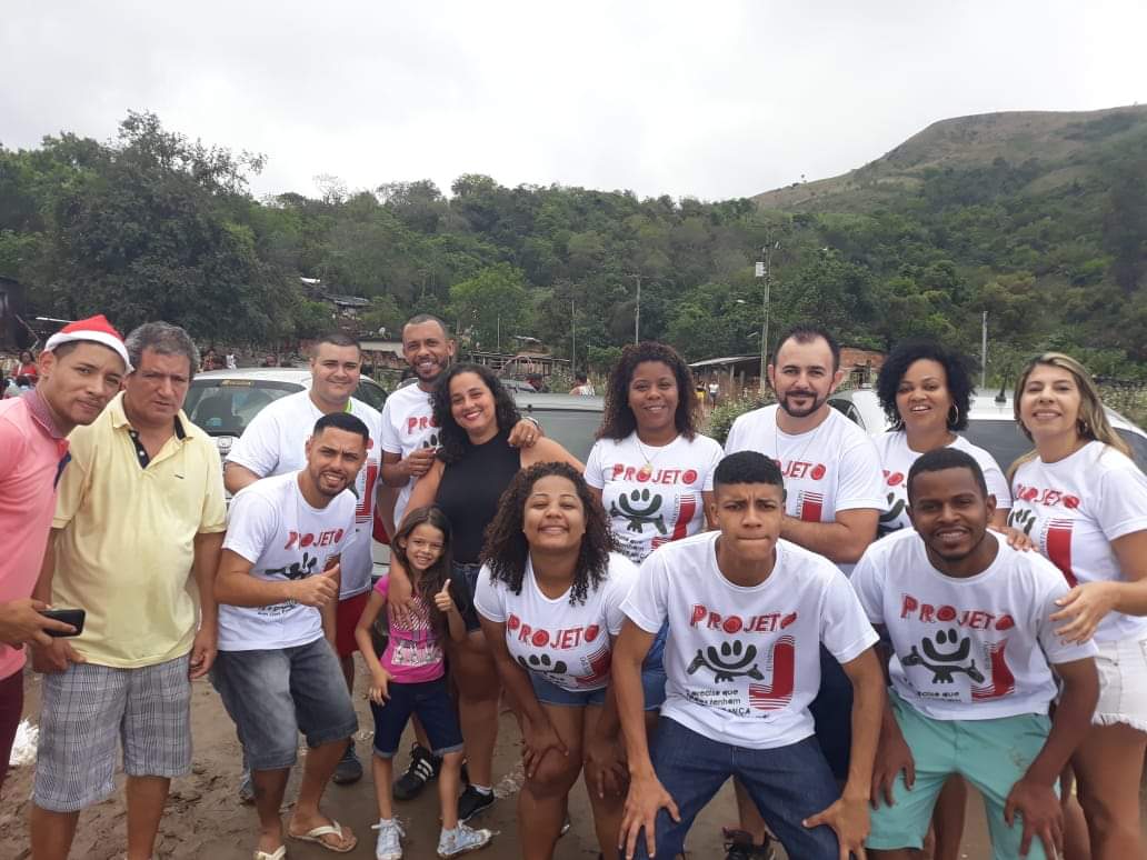 SG_vai_mudar's tweet photo. Mais um ano PROJETOJ em ação. 
Jovens conseguem arrecadar mais de 300 brinquedos usados e novos, 400 saquinhos de doces,  roupas,  refrigerantes,  bolo,  cachorro quente,  através das redes sociais e levam a alegria para criançada de  ITAOCA. 

PARABÉNS A TODA EQUIPE. 

#PROJETOJ https://t.co/qgSSrsoKGZ