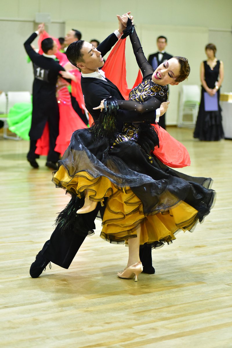 日暮里の欣さん プロ社交ダンス 踊ってます Auf Twitter 選 手 紹 介 長谷川 綿引ペア 大地 鈴木ペア Junpei Daichi 齋藤 池田ペア 池田奈智先生は税理士でもあります F 阿野 高橋ペア 東部 日本 競技ダンスプロフェッショナル 選手会 ｔ ｎ ｋ ｓ