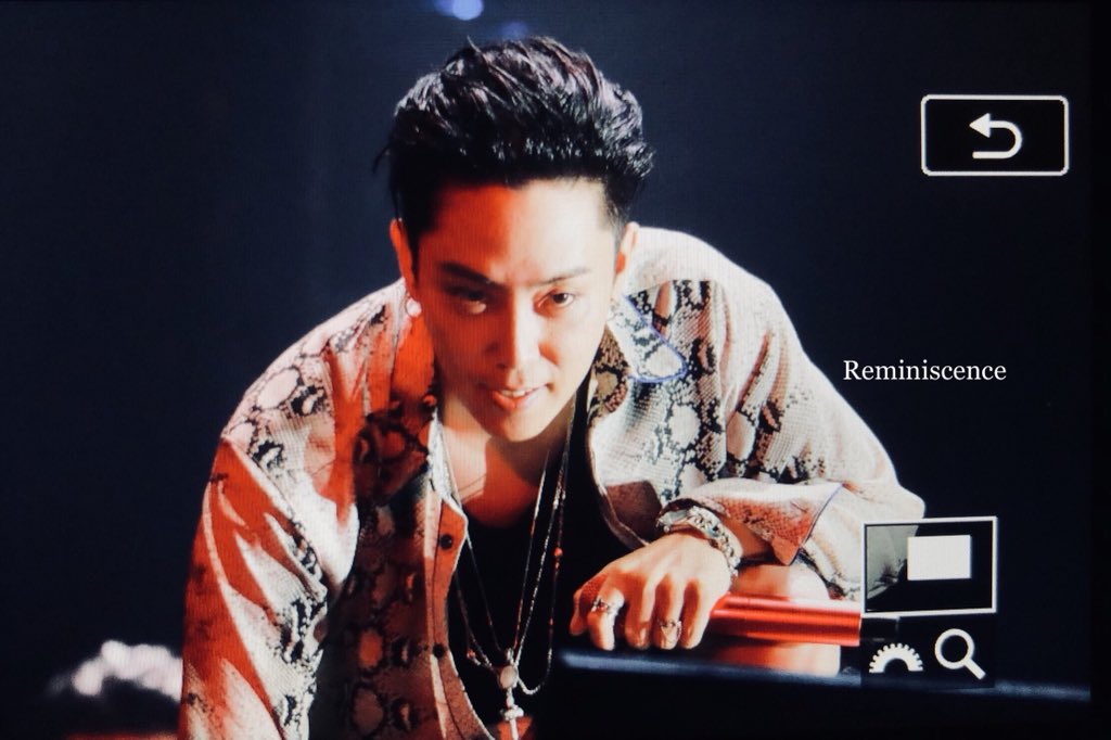 누가 오빠 무대 중에 느와르 영화 찍으랬죠? 

#은지원 #EUNJIWON #殷志源 #ウンジウォン #1KYNE #YG #젝스키스 #SECHSKIES 
181013 프리뷰