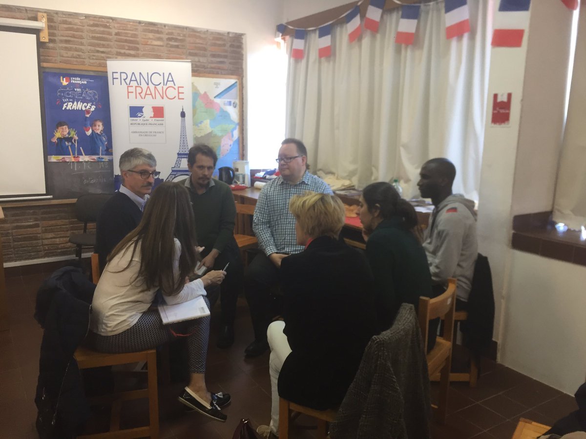 [Ahora] comienza el debate sobre la enseñanza de la lengua francesa en Uruguay #11ForodeLenguas .<a href="/FranceenUruguay/">La France en Uruguay🇫🇷</a> @LinguisticaANEP <a href="/LyceeMontevideo/">Lycée Français Montevideo</a> <a href="/frances_StoDom/">francés Santo Domingo</a> <a href="/AFmontevideo/">Alianza Francesa MVD</a>