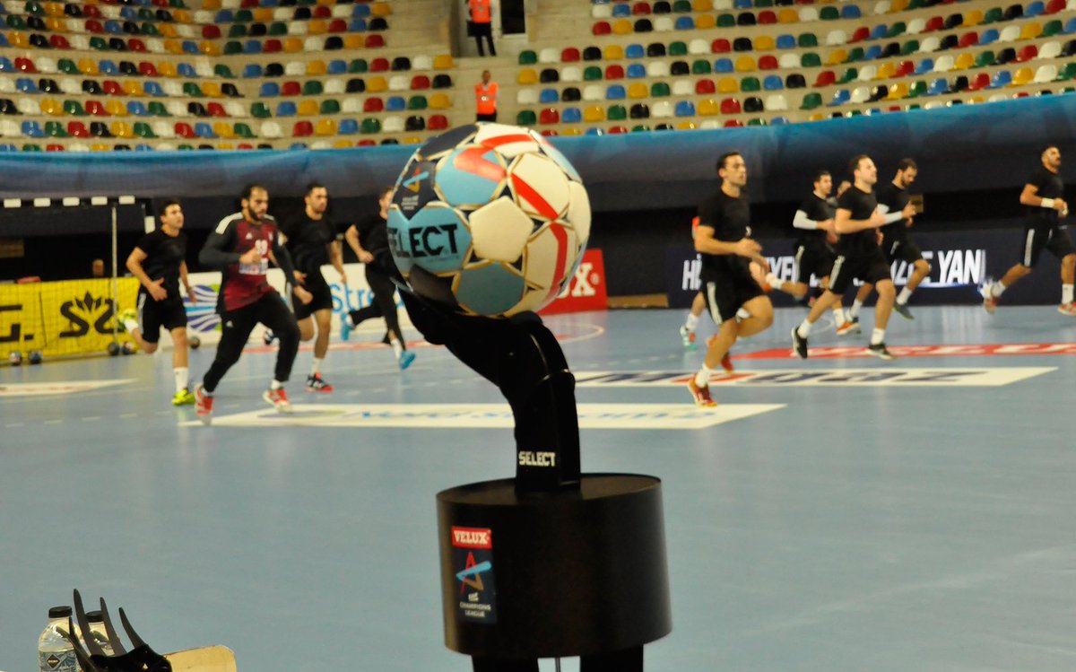 ehfcl's tweet photo. Get ready for a LOT of #veluxehfcl action today! 👏😎
We start right now with 2⃣ matches in Group C:
➡ @BJKHentbol vs #Bjerringbro-Silkeborg
https://t.co/yCZiaWN86L
➡ @chehmedvedi vs @RKMetalurg
https://t.co/kqPSfAyDf0 https://t.co/m2gaFJMYv0