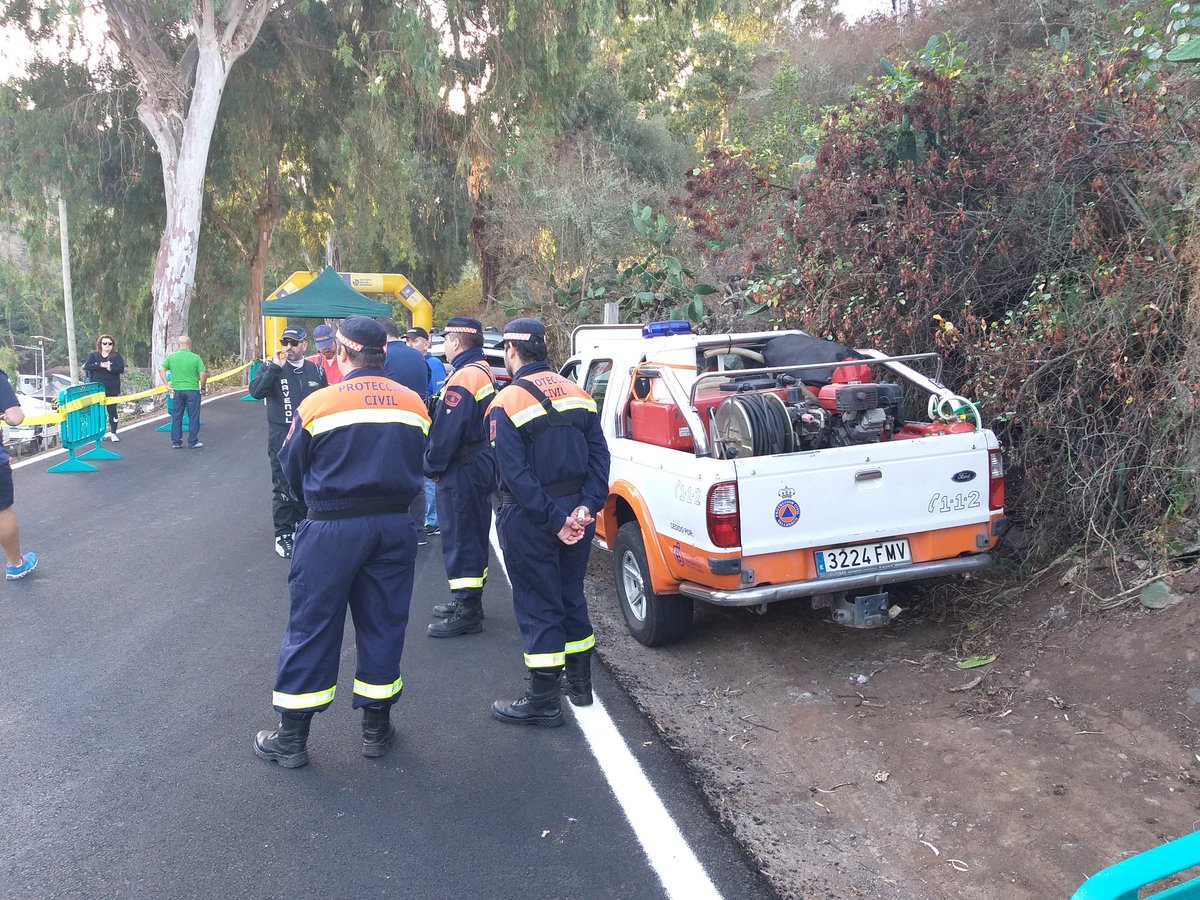 PcVallesecoGC's tweet photo. En el día de hoy efectivos de @PcVallesecoGC colaboran con #PCMoya XIV Subida de Moya. https://t.co/s2onc6bTAU